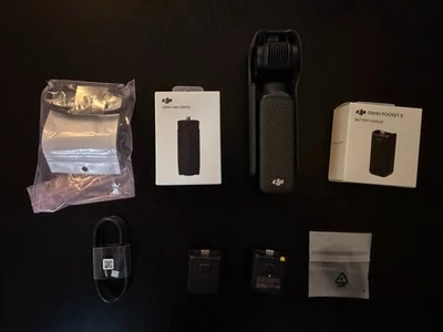 Paquete de Vlogger DJI Osmo Pocket 3 - ¡NUEVO! Manija de batería + trípode + 2 asas Foto 1 de 4