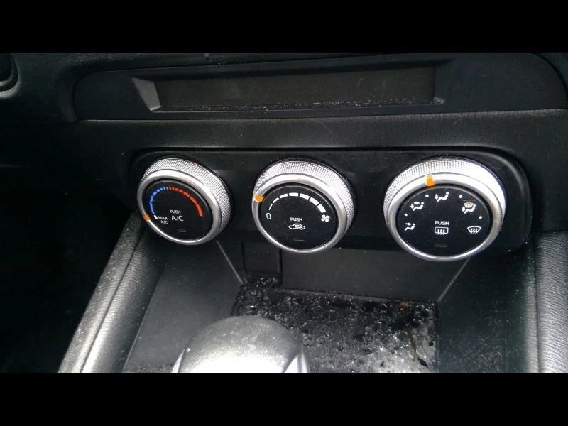 Temperature Control Manual Temperature Control Fits 19-21 MAZDA CX-5 2855362 - Image 1 of 1