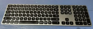 Satechi Bluetooth Wireless Smart Keyboard #ST-AMBK  Space Gray For Apple - Picture 1 of 3