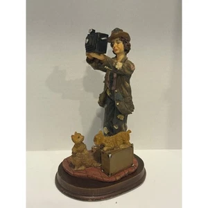 Vintage Mann mit Kamera Sammlerstück handbemalte Porzellan Figur Fotograf - Bild 1 von 4