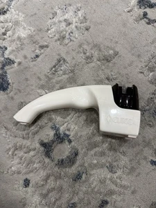 CUTCO AFFILACOLTELLI: tenuto a mano, tirare attraverso, manico bianco perla - USA--- - Foto 1 di 10