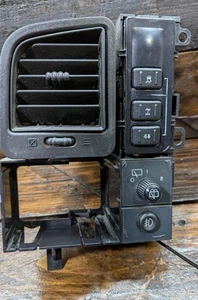 🔥1999-2006 Chevy TAHOE YUKON Suburban Headlight Switch Air Vent left black. OEM - Bild 1 von 21
