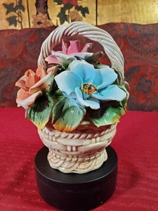 Schöne Vintage Capodimonte Blumen im Korb, dekorativ, italienisch  - Bild 1 von 4