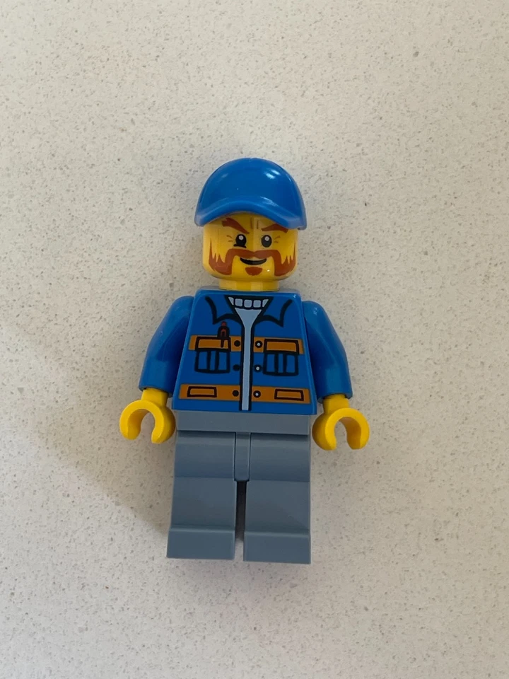 Carpenter  / Woodworker  | LEGO Minifigures - Image 1 of 1