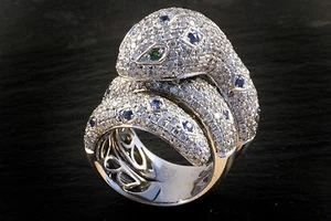 Tier Motiv Ring Schlange mit Brillanten Saphir Smaragd in 750er Weißgold Schmuck - Bild 1 von 6
