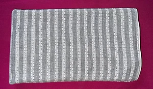 Tissu vintage coton piqué rayures gris et blanc larg 70 cm x H 300 cm réf C614 - Imagen 1 de 7