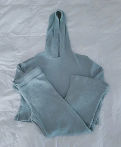 Old Navy Pale Green Ribbed Knit Hoodie 2-Piece Set - Size 6-7 (Small) - Picture 1 of 5