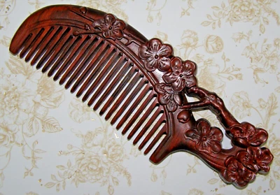 Peine de pelo de madera de flor de cerezo chino tallado rojo antiestático de 6" Foto 1 de 4