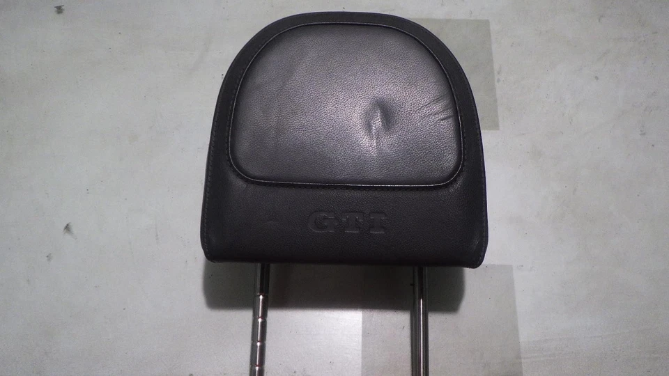 Encosto de cabeça 09 Volkswagen Golf GTI    - Imagem 1 de 4