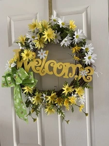 Welcome Grapevine Spring/Summer Wreath With Yellow And White Flowers, Sparkling - Picture 1 of 3
