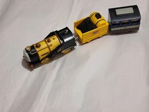 Thomas Tank & Friends Trackmaster REVOLUTION STEPHEN THE ROCKET TRAIN & COACH . - Picture 1 of 8