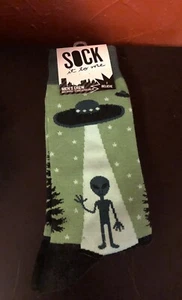 Sock It To Me I BELIEVE Alien Men's Crew Socks, Size 7-13, New With Tags - Picture 1 of 4