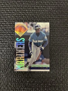 1995 Leaf #211 Ken Griffey Jr. Seattle Mariners HOF NM-MT+ - Picture 1 of 2