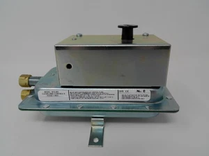 Clevland Controls AFS-460 Differential Pressure Switch - Picture 1 of 7