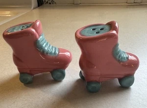 Peach Green Roller Skates Salt Pepper Shakers NEW - Picture 1 of 10