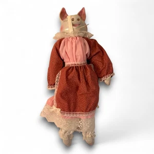 Vintage Schwein Dame Porzellan Puppe in Calico Kleid und Spitzenschürze 16" - Bild 1 von 6
