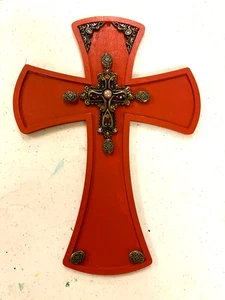 Handbemaltes 8" Wandkreuz verziert mit Metall Schmuck Kreuz und mehr Metall Stück - Bild 1 von 2