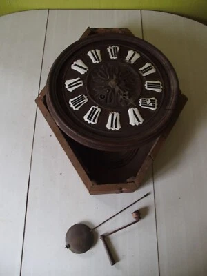 ANCIENNE HORLOGE MECANIQUE EN BOIS POUR PIECES - Photo 1/4