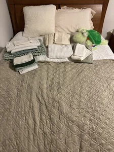 Lot Of 30 Items FullQueen Size Sheets Set Cotton Blanket Pillows Rug Shams Towel - Picture 1 of 23