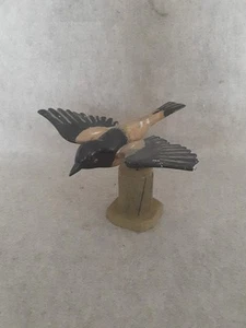Carved Wood Songbird Decoy Eastern Towhee Bird in Flight Flying Folk Art - Picture 1 of 18