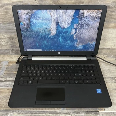 Portátil HP Modelo 15-F211WM Celeron N2840 2,16 GHz 8 GB 120 GB SSD Win 10 Pro Táctil Foto 1 de 4