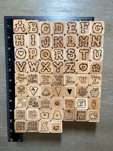 DOTS Stempel Set 60 Alphabet Buchstaben Herz Wörter Blume Stern Land Vintage - Bild 1 von 3