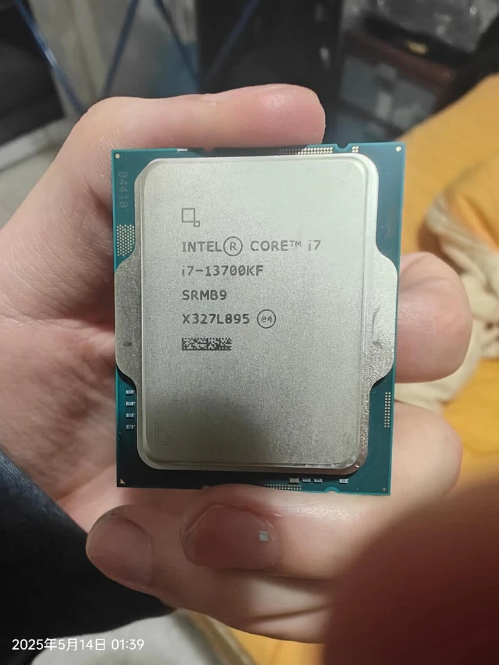 Intel Core i7-13700KF Processore (5,4 GHz, 16 Cuori, LGA 1700)  - Immagine 1 di 1