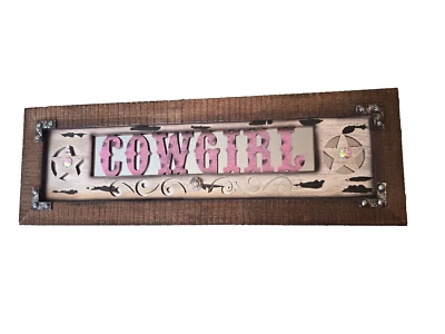 ДЕРЕВЕНСКИЙ ВЕСТЕРН КОВБОЙ ДЕРЕВЯННОЕ ЗЕРКАЛО С ЗАКЛЕПКАМИ НАСТЕННЫЙ ЗНАК ТАБЛИЧКА 24,5 «X 8» - Изображение 1 из 4