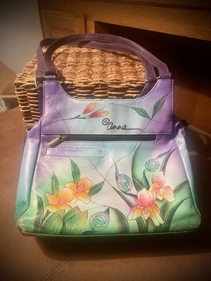 Bolso de Hombro Mediano Anuschka Pavo Real y Orquídea INCLUYE CARTERA A JUEGO Foto 1 de 4