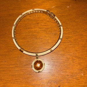 PULSERA BISAGRAS ESMALTE MARFIL LAUREN ADAMS CON CRISTAL ÁMBAR MED. TAMAÑO Prev. Propiedad - Imagen 1 de 1