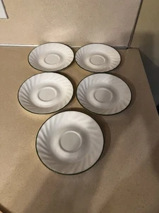 Corelle von Corning Untertassen 5er Set weiß mit grünem Rand USA 6 1/4" Durchmesser Vintage - Bild 1 von 4