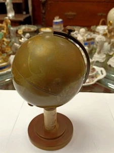 Distributore di sigarette a globo in ottone tedesco vintage, anni '50 - Foto 1 di 10