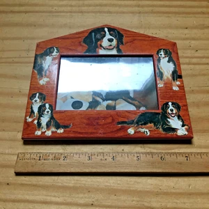 Vintage 1990er braun Holzmaserung Haus Form Hunde Motiv Fotorahmen 7,25" L x6,25" B - Bild 1 von 4