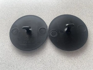 2008-2012 BMW 750i F01 ~ 2 FLOOR MAT CLIPS ~ 07149166608 - Foto 1 di 3