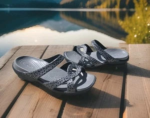 Crocs Disney Meleen Twist Mickey Mouse Slide Sandal Black/Silver Women's Size 6 - Picture 1 of 5