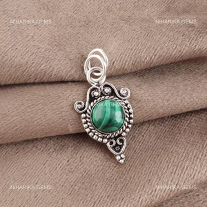 925 Argento Sterling Naturale Malachite Compleanno Cuore Chakra Nuovo Pendente - Foto 1 di 10