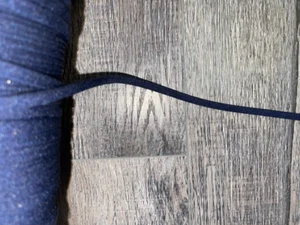 "Tubo de correa de espagueti azul marino de 20 yardas tubular hueco POLIETI lazos crepé 1/4" - Imagen 1 de 2