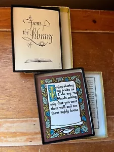 Menge Antiochia, ich genieße es, meine Bücher zu teilen braun mit Traubenrebe nicht klebend & VON - Bild 1 von 13
