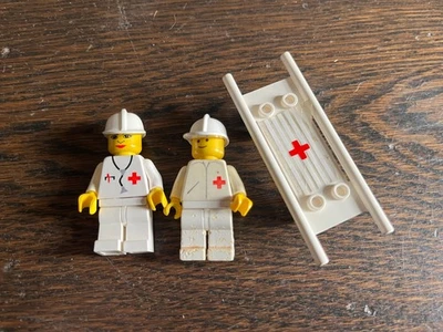 LEGO KRANKENHAUS SANITÄTER ARZT TRAGE FÜR KRANKENWAGEN - Bild 1 von 3