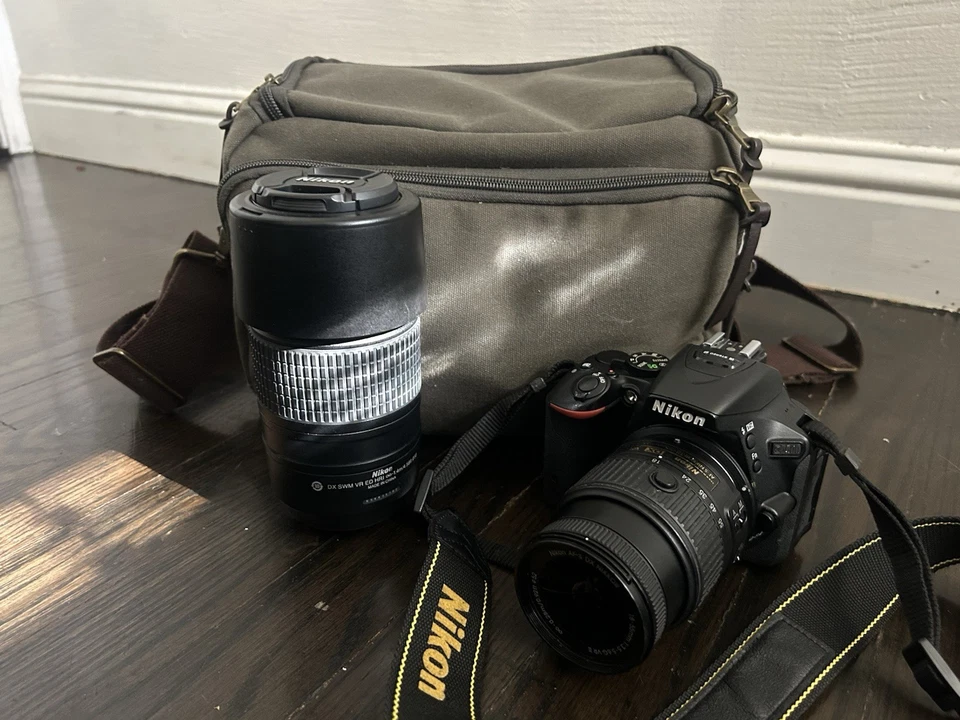 Nikon D5500 With Two Lenses Bag And Charger - Image 1 of 2