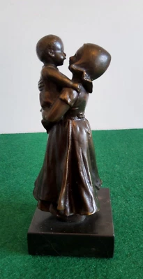 WIENER BRONZE Holländisches Mädchen mit Kind Natur Stein Sockel um 1900  14,8cm - Bild 1 von 4