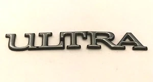 1991-2003 Buick Park Avenue "Ultra" Emblem Badge Nameplate Logo Script Vintage - Foto 1 di 2