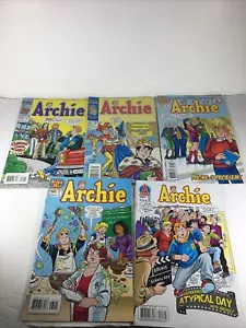 Lote de 5 revistas surtidas de la serie de cómics Archie 2004-2009 - Imagen 1 de 7