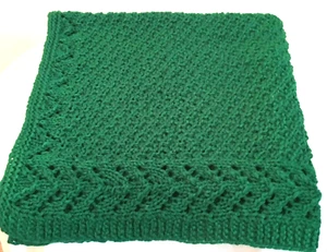 New Hand Knit Baby Crib Blanket Throw Afghan Christmas Green Size 32" x 33" - Picture 1 of 11