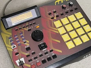 AKAI Professional MPC2000XL SE mit MS / SD / SM / CF Laufwerk AC120V... - Bild 1 von 24