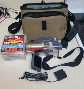Panasonic - VDR-M50PP - Cámara de video DVD - Paquete - Videocámara - Imagen 1 de 5