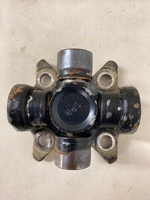 2002 丰田红杉后法兰格轭仅 4.7L 自动 4x2 — 第 1/4 张图片