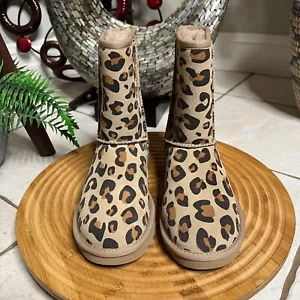 UGG Classic Short II Booties Leopard Print Suede Beige Boots Size 5 NEW - Picture 1 of 10