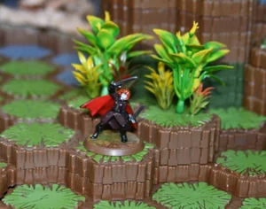 Heroscape : Iskra Esenwein Wave 7 Fields of Valor (1 Figure & 1 Battle Card) VG - Picture 1 of 2