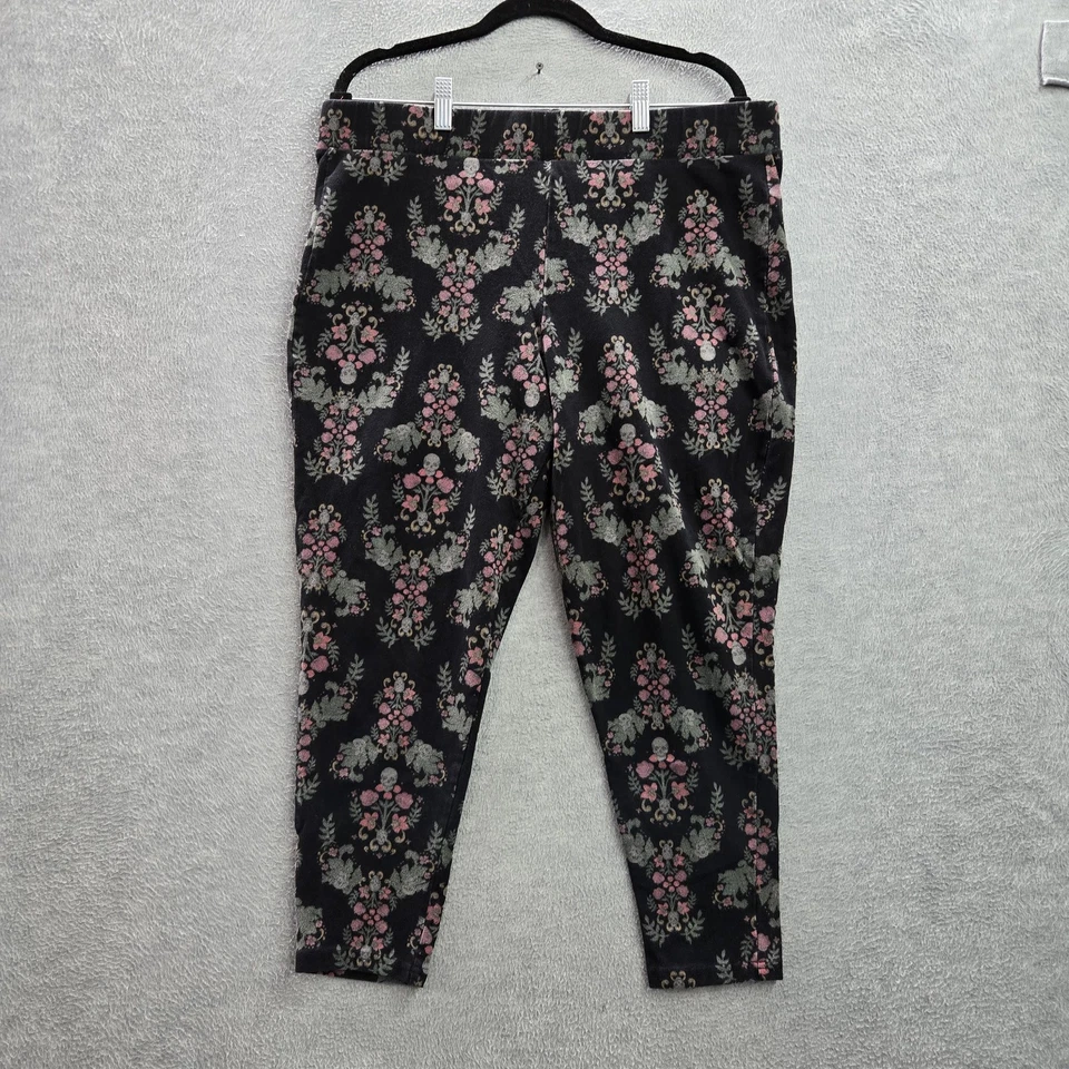 Torrid Women Legging 3 Black Floral 23" Inseam - Image 1 of 4
